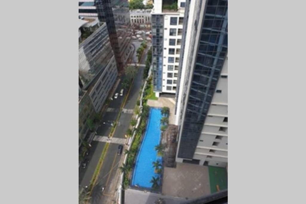 One Eastwood Avenue Tower 2 Apartment Manila Exterior foto